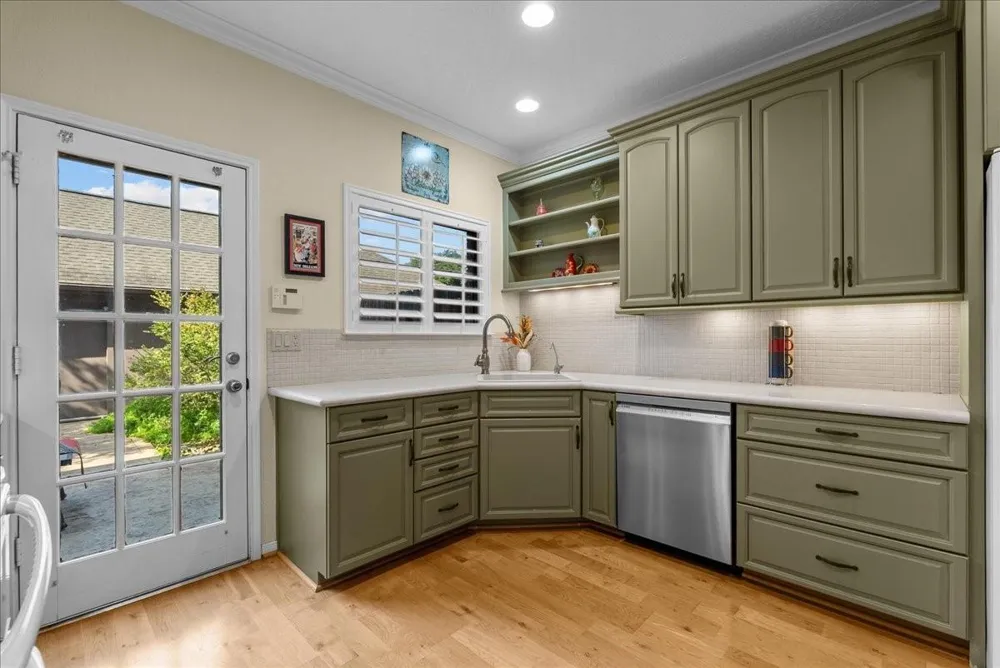 2242 Gemini Street Houston, TX 77058