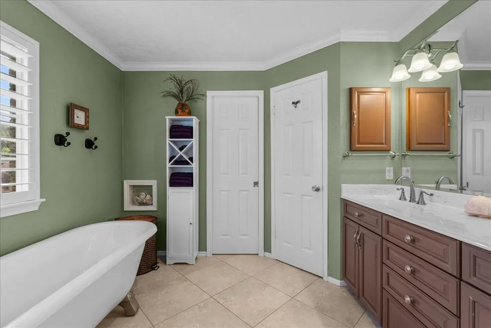 2242 Gemini Street Houston, TX 77058