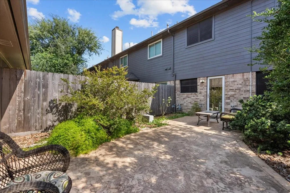 2242 Gemini Street Houston, TX 77058