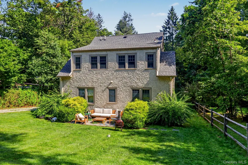 82 Douglas Road #B Chappaqua, NY 10514
