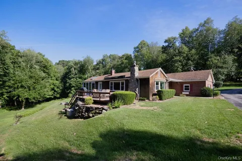 116 School House Lane