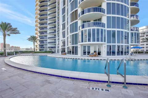 17201 Collins Ave #3501