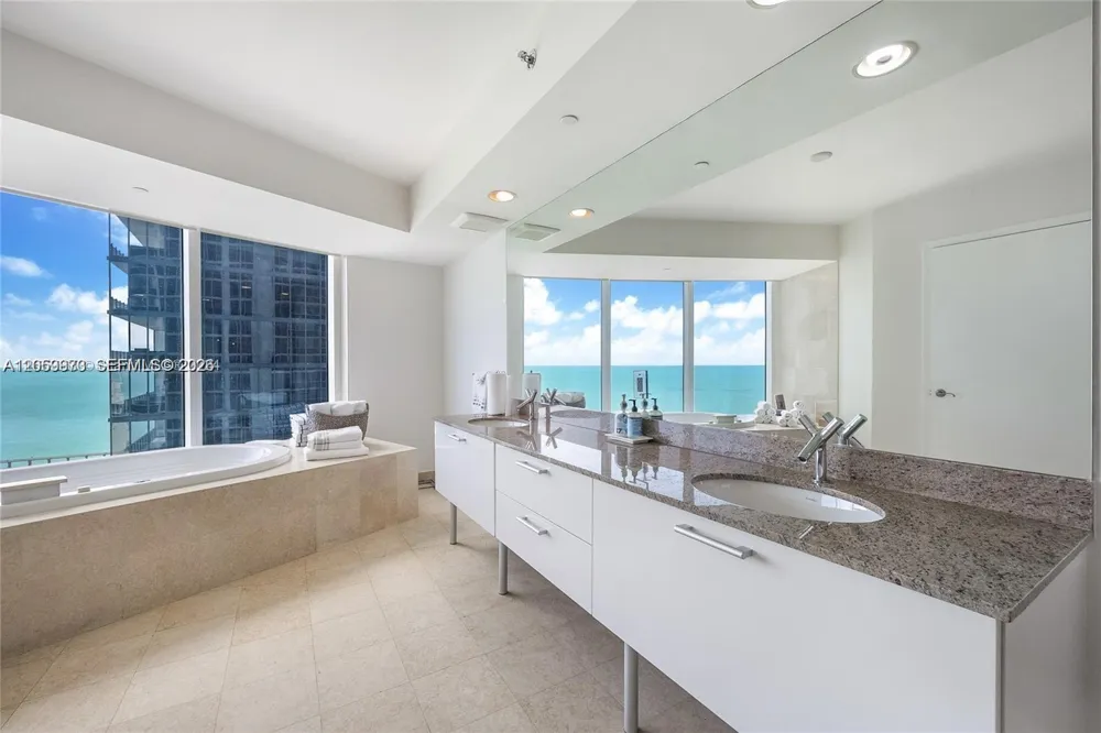 17201 Collins Ave #3501 Sunny Isles Beach, FL 33160