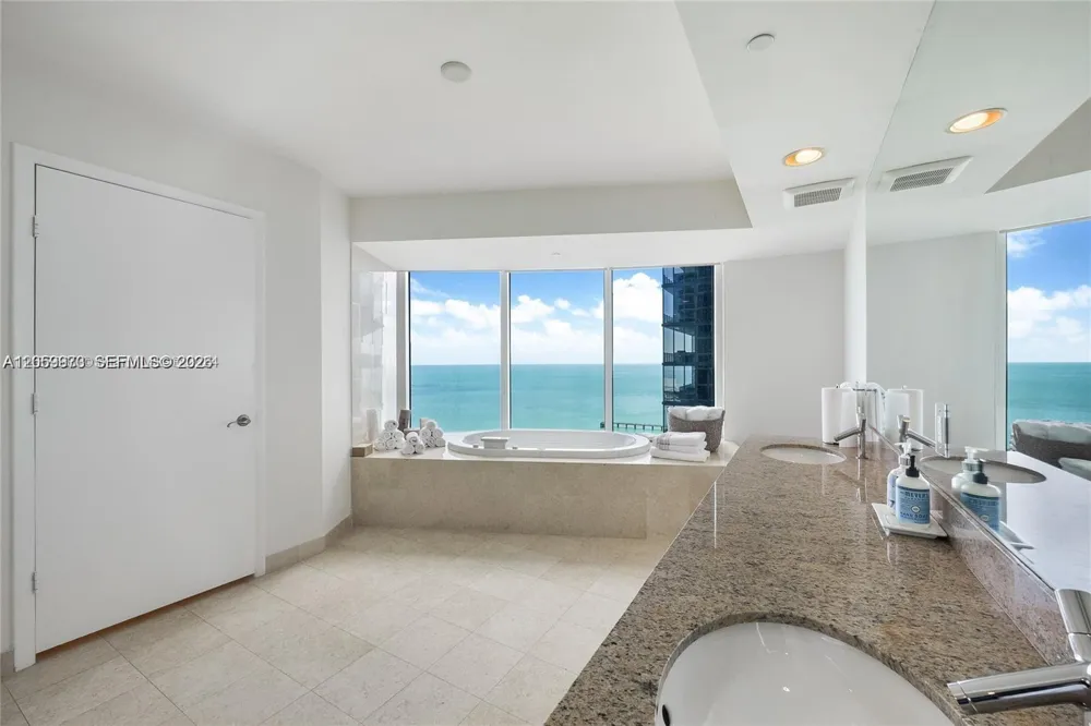 17201 Collins Ave #3501 Sunny Isles Beach, FL 33160