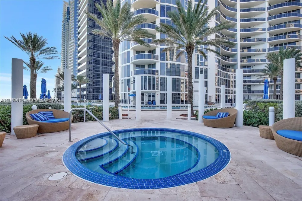 17201 Collins Ave #3501 Sunny Isles Beach, FL 33160