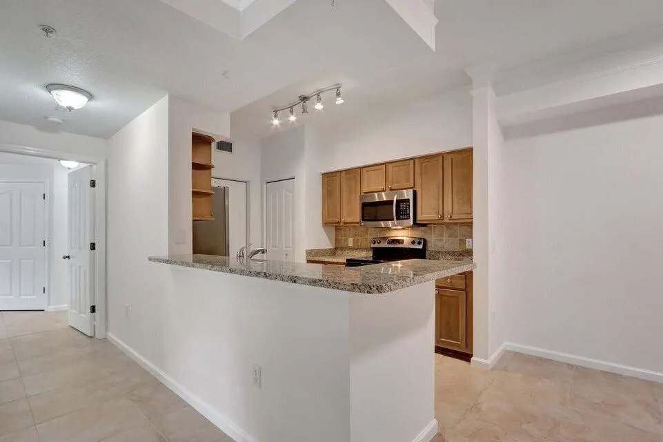 7101 MYRTLEWOOD CIRCLE W Palm Beach Gardens, FL 33418