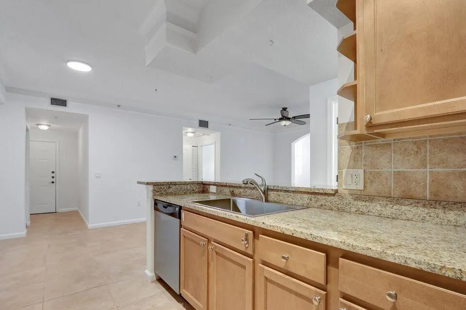7101 MYRTLEWOOD CIRCLE W Palm Beach Gardens, FL 33418