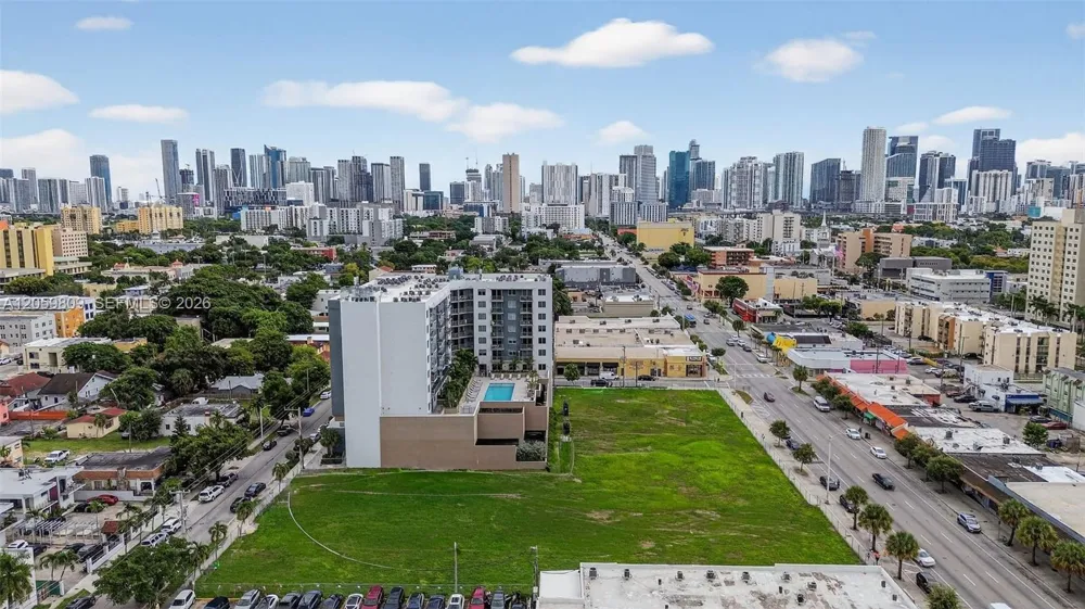 1110 NW 1st ST #305 Miami, FL 33128