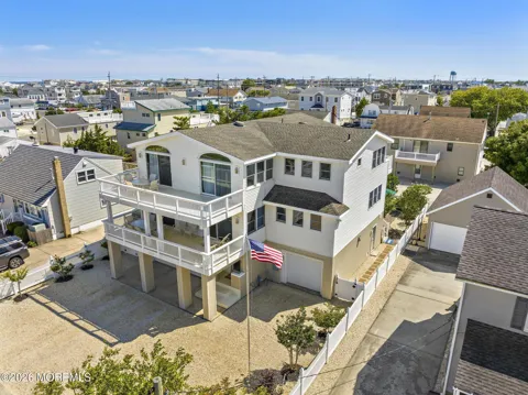 214 W 4th Street