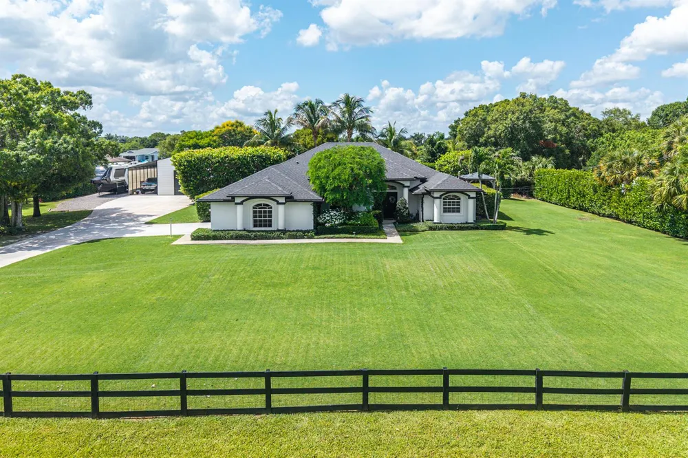 18934 44th Place Loxahatchee, FL 33470