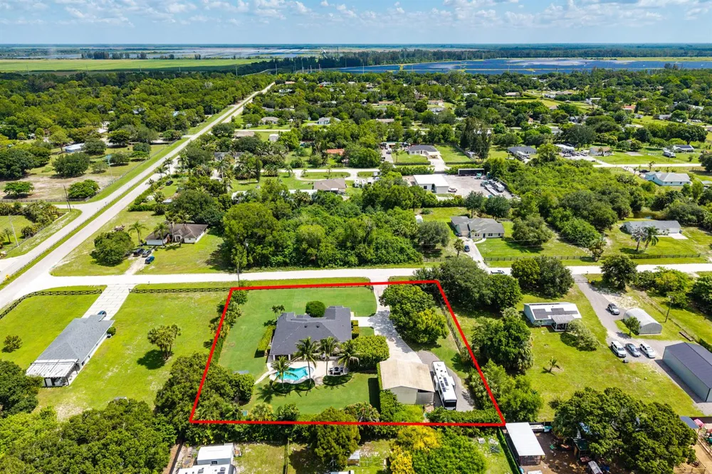 18934 44th Place Loxahatchee, FL 33470