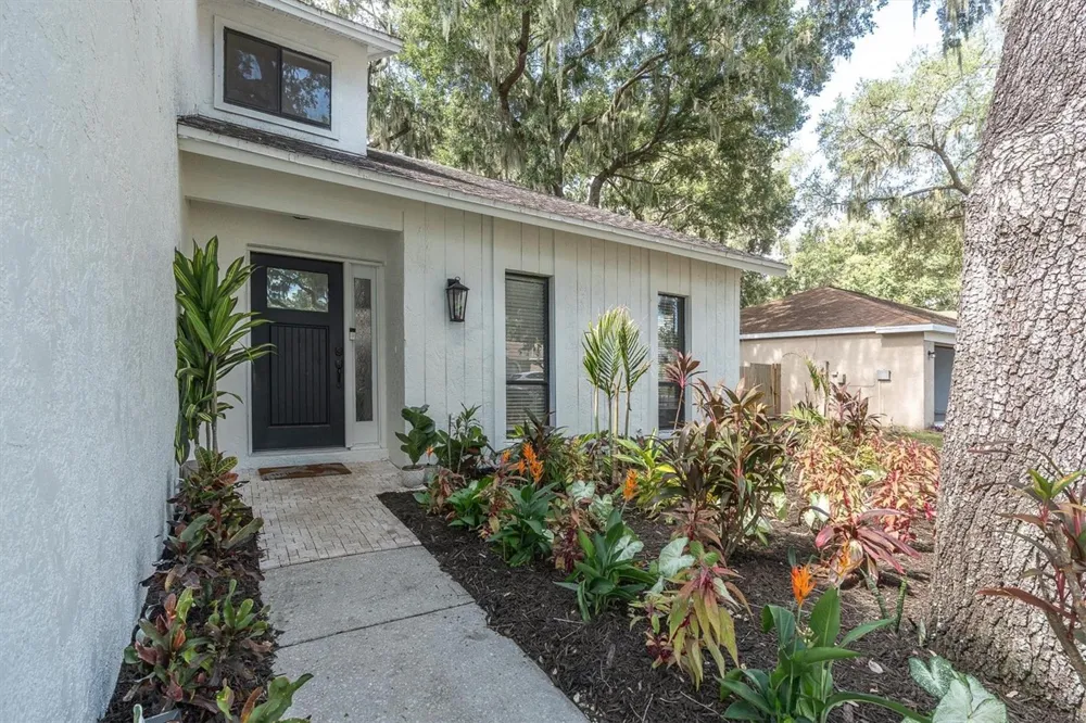 1901 LANDSIDE DRIVE Valrico, FL 33594