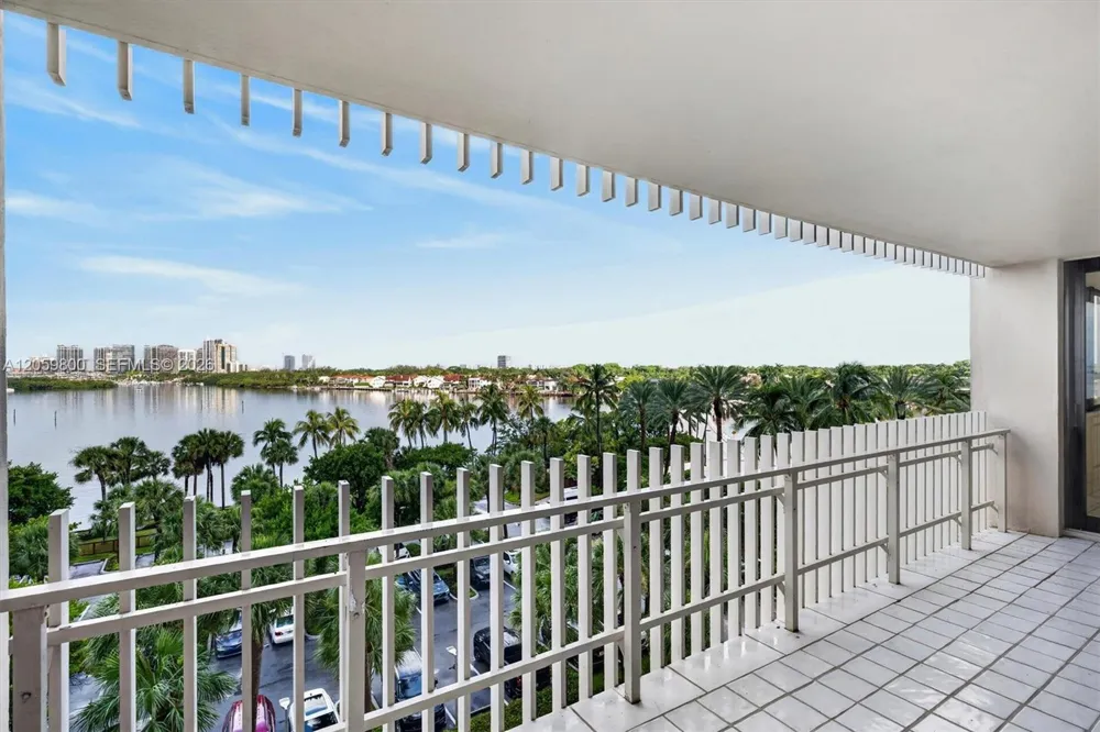 1 Grove Isle #506 Miami, FL 33133