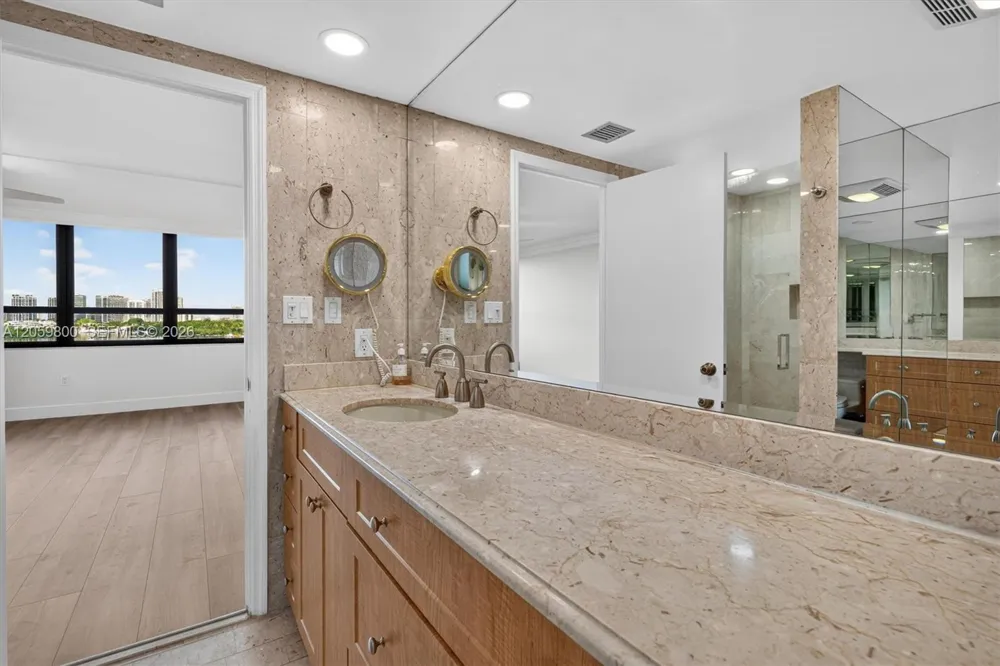 1 Grove Isle #506 Miami, FL 33133