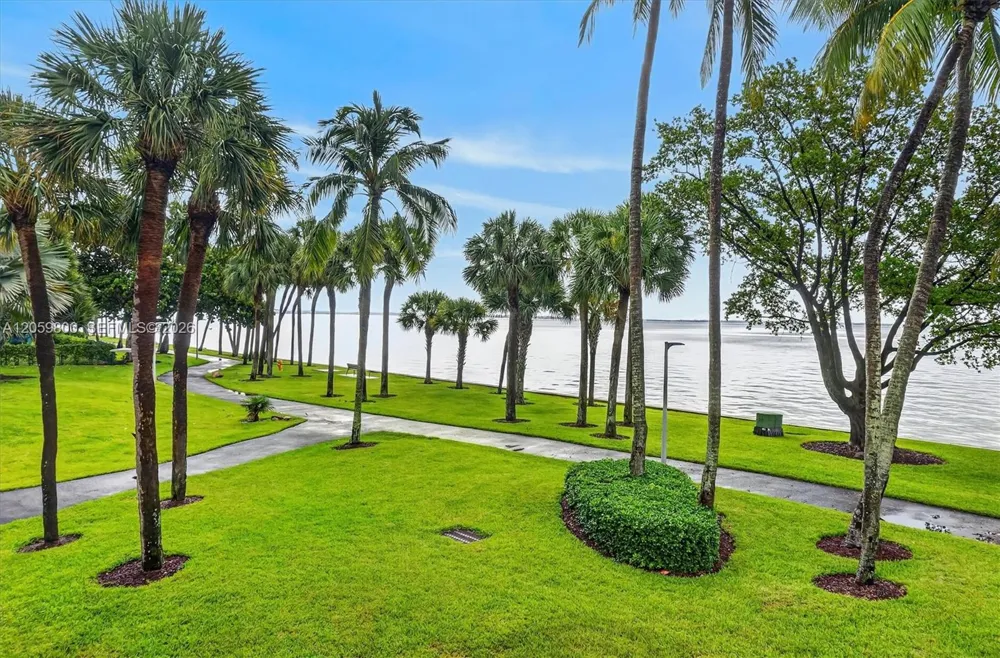 1 Grove Isle #506 Miami, FL 33133