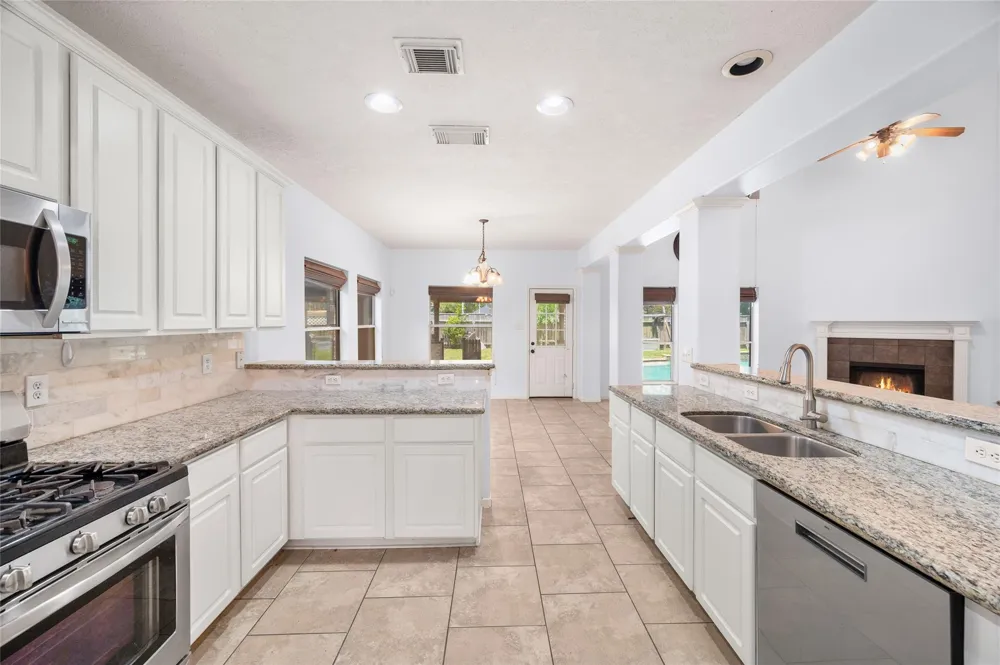 2322 Pine Brook Drive Deer Park, TX 77536