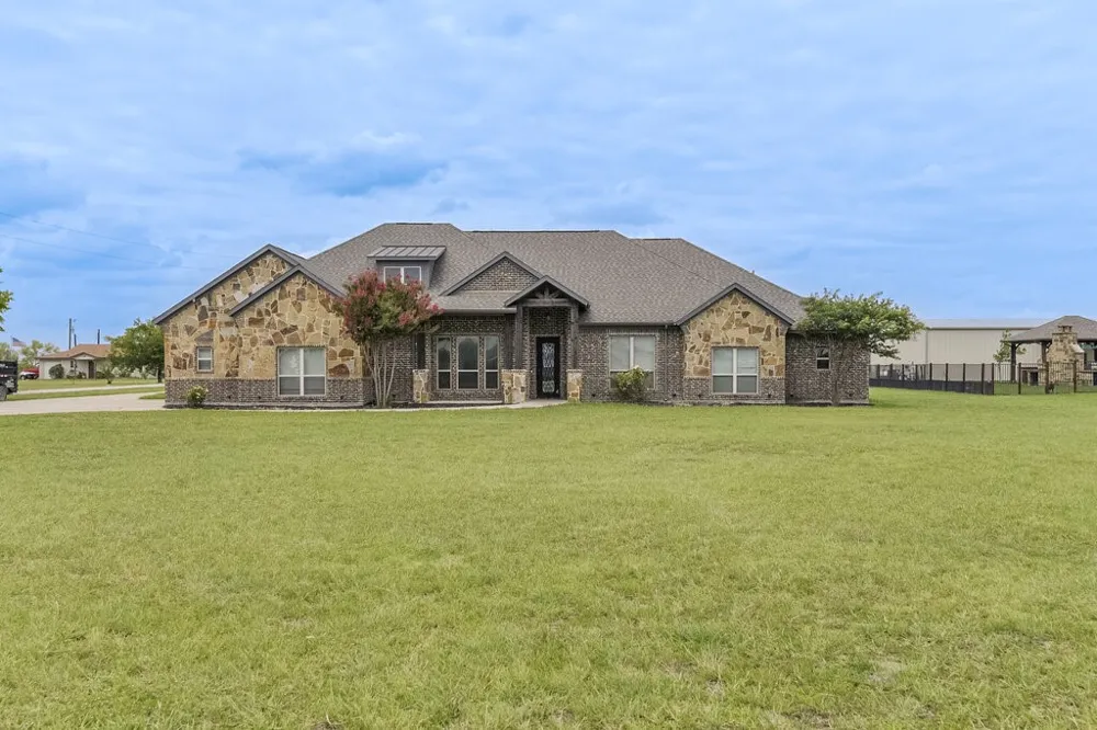 239 Armstrong Road Venus, TX 76084