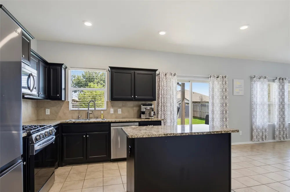 753 Rutherford Drive Crowley, TX 76036