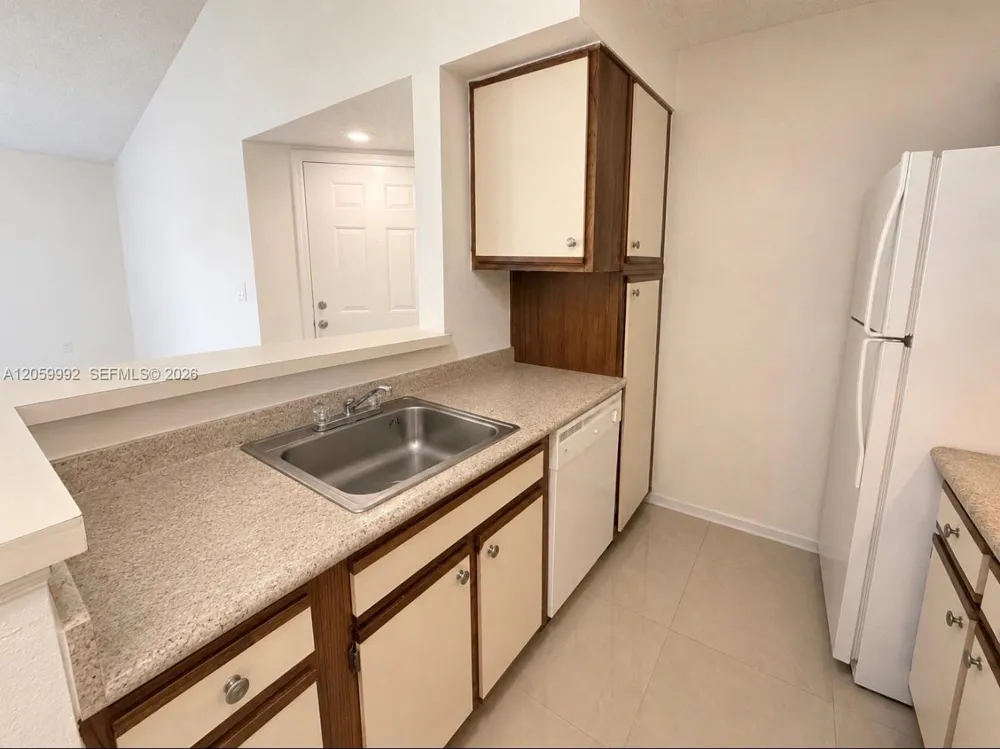 2926 S University Dr #6306 Davie, FL 33328