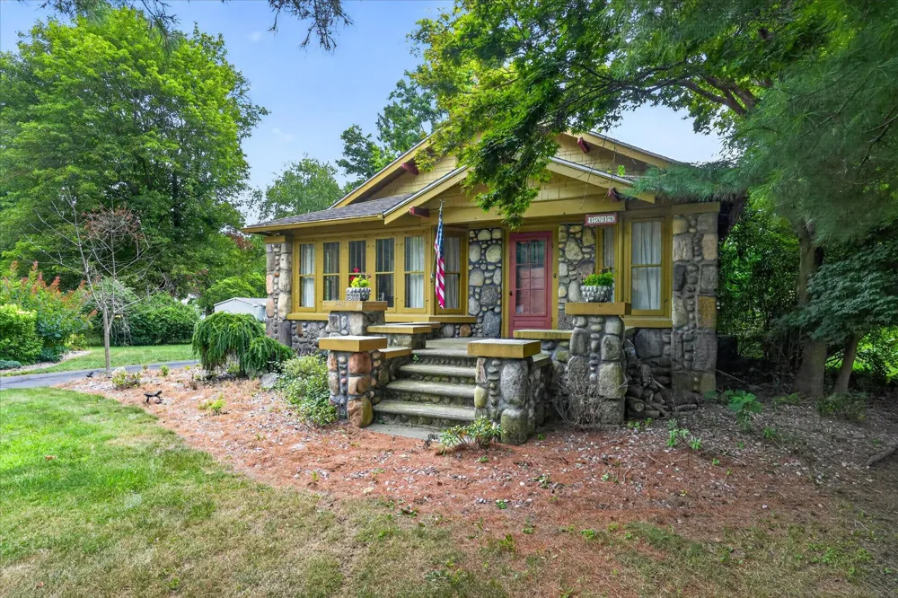 1318 E Michigan Avenue Albion, MI 49224