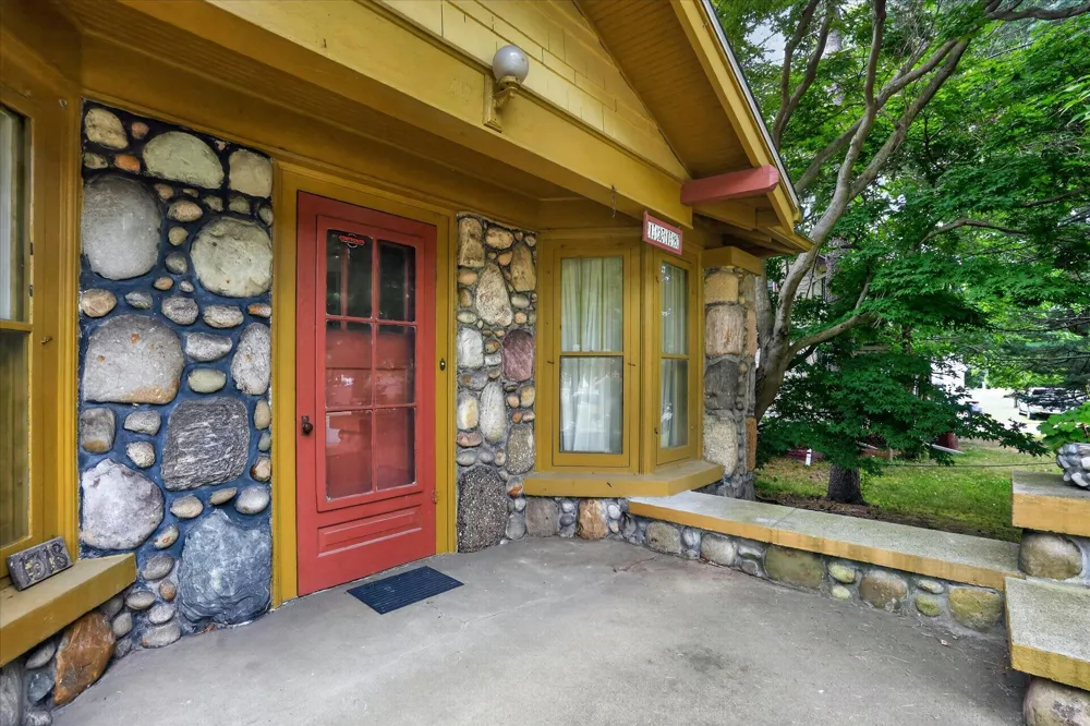 1318 E Michigan Avenue Albion, MI 49224