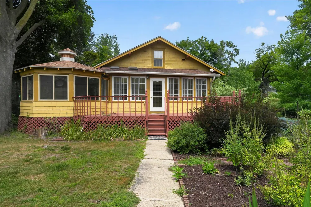 1318 E Michigan Avenue Albion, MI 49224