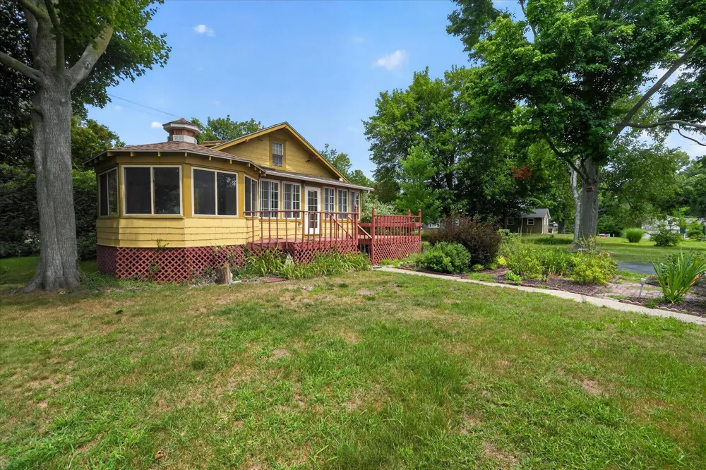 1318 E Michigan Avenue Albion, MI 49224