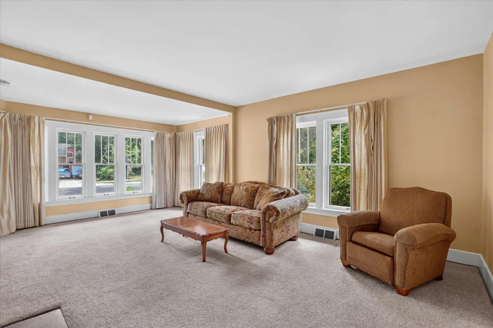 1318 E Michigan Avenue Albion, MI 49224
