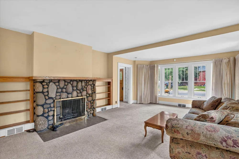 1318 E Michigan Avenue Albion, MI 49224