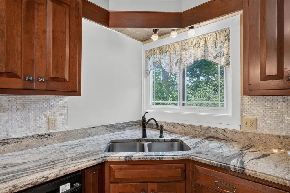 1318 E Michigan Avenue Albion, MI 49224