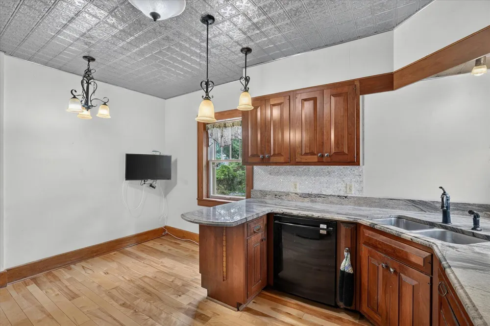 1318 E Michigan Avenue Albion, MI 49224