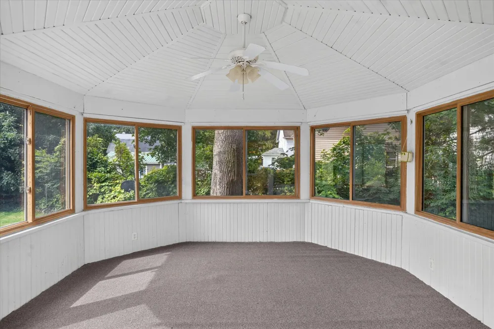 1318 E Michigan Avenue Albion, MI 49224