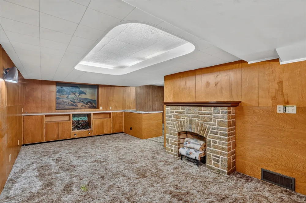 1318 E Michigan Avenue Albion, MI 49224