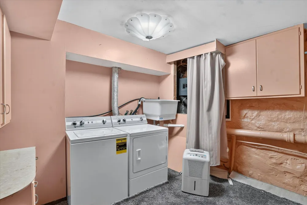 1318 E Michigan Avenue Albion, MI 49224