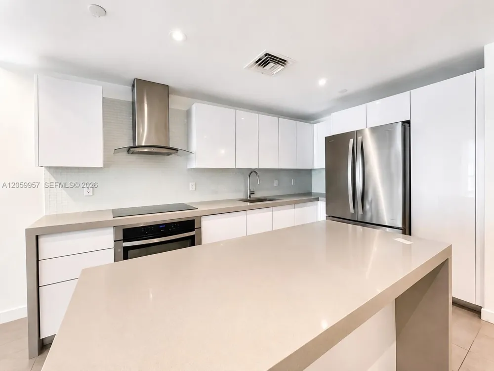 1600 NE 1st Ave #2401 Miami, FL 33132