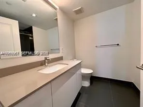 1600 NE 1st Ave #2401 Miami, FL 33132