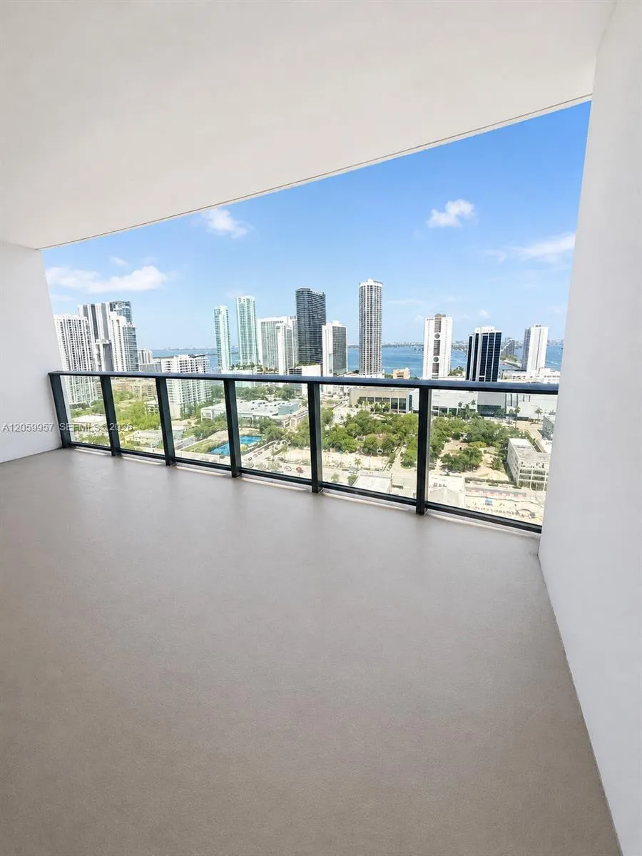 1600 NE 1st Ave #2401 Miami, FL 33132