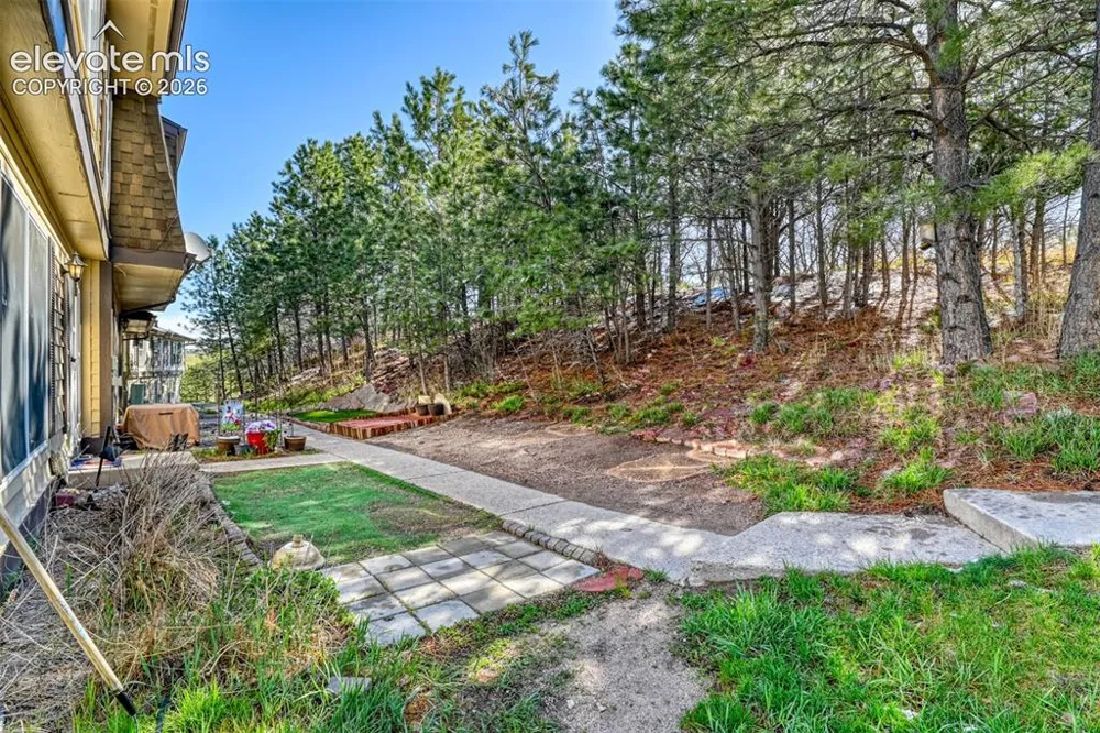 379 Raspberry Lane Monument, CO 80132