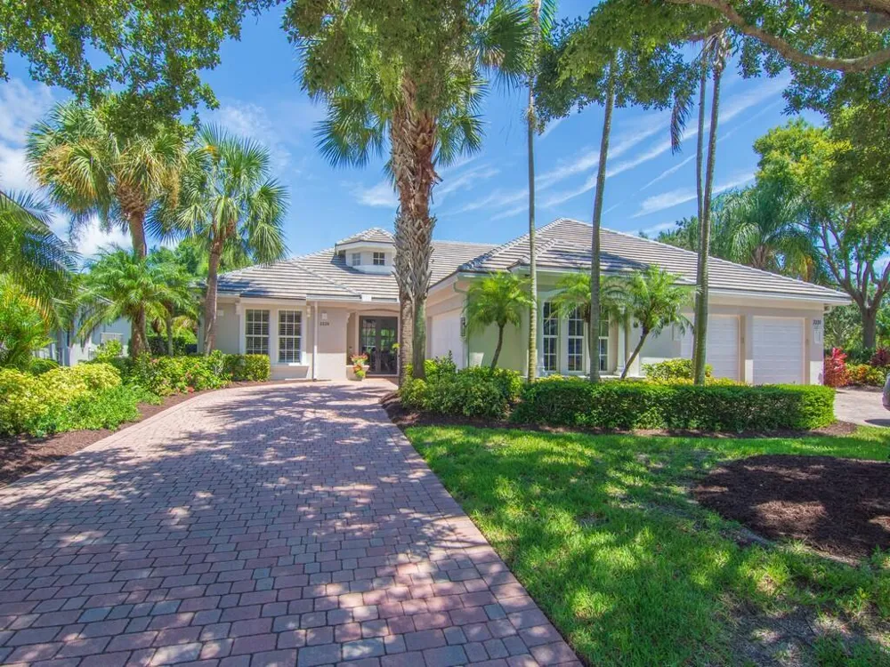 2229 Falls Circle Vero Beach, FL 32967