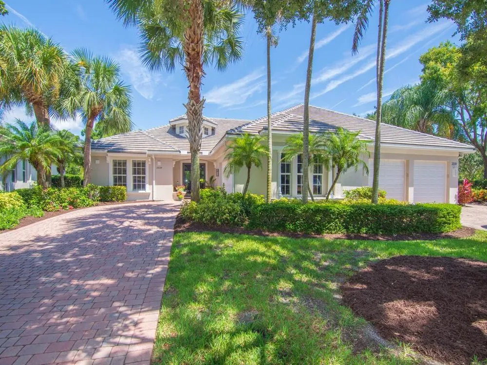 2229 Falls Circle Vero Beach, FL 32967
