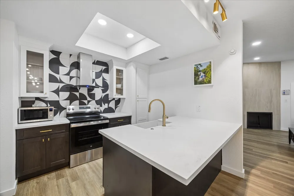 7350 Kirby Drive #21 Houston, TX 77030