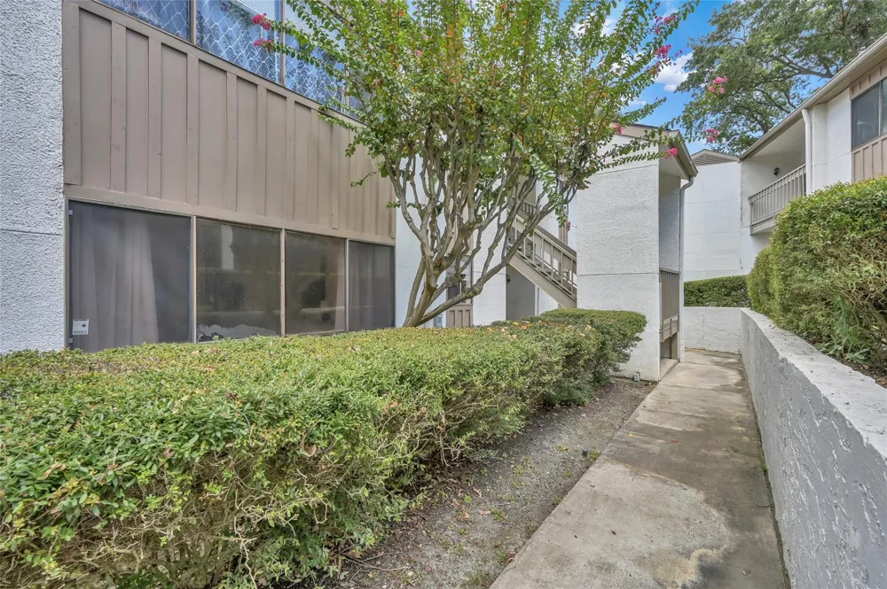 12100 Melville Drive #403D Montgomery, TX 77356