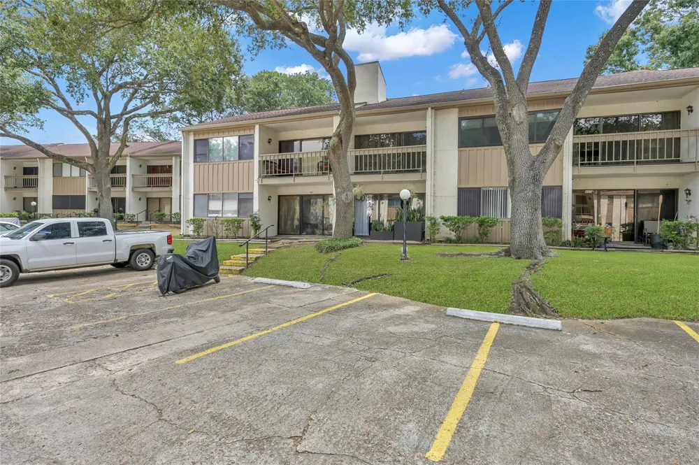 12100 Melville Drive #403D Montgomery, TX 77356