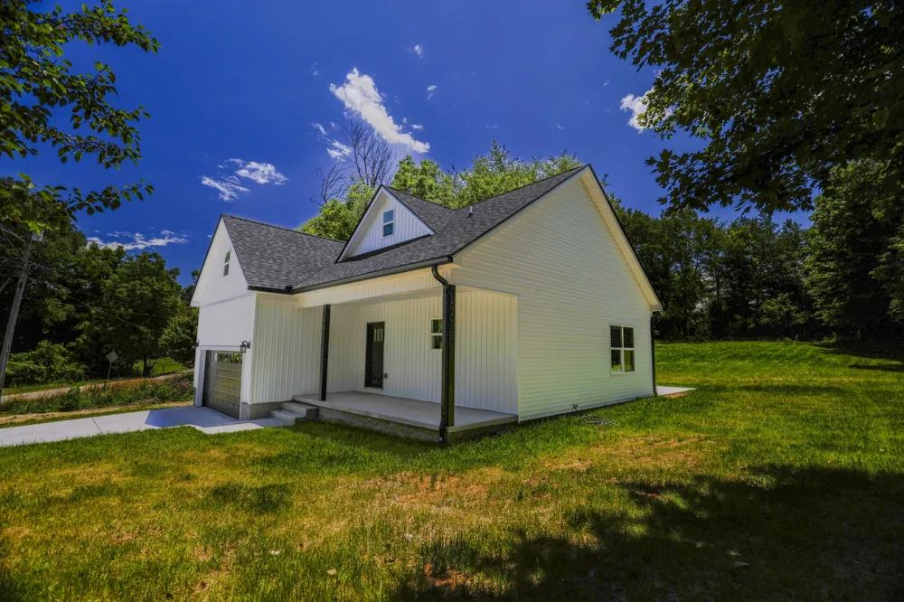 205 W Minnie Ave Monterey, TN 38574