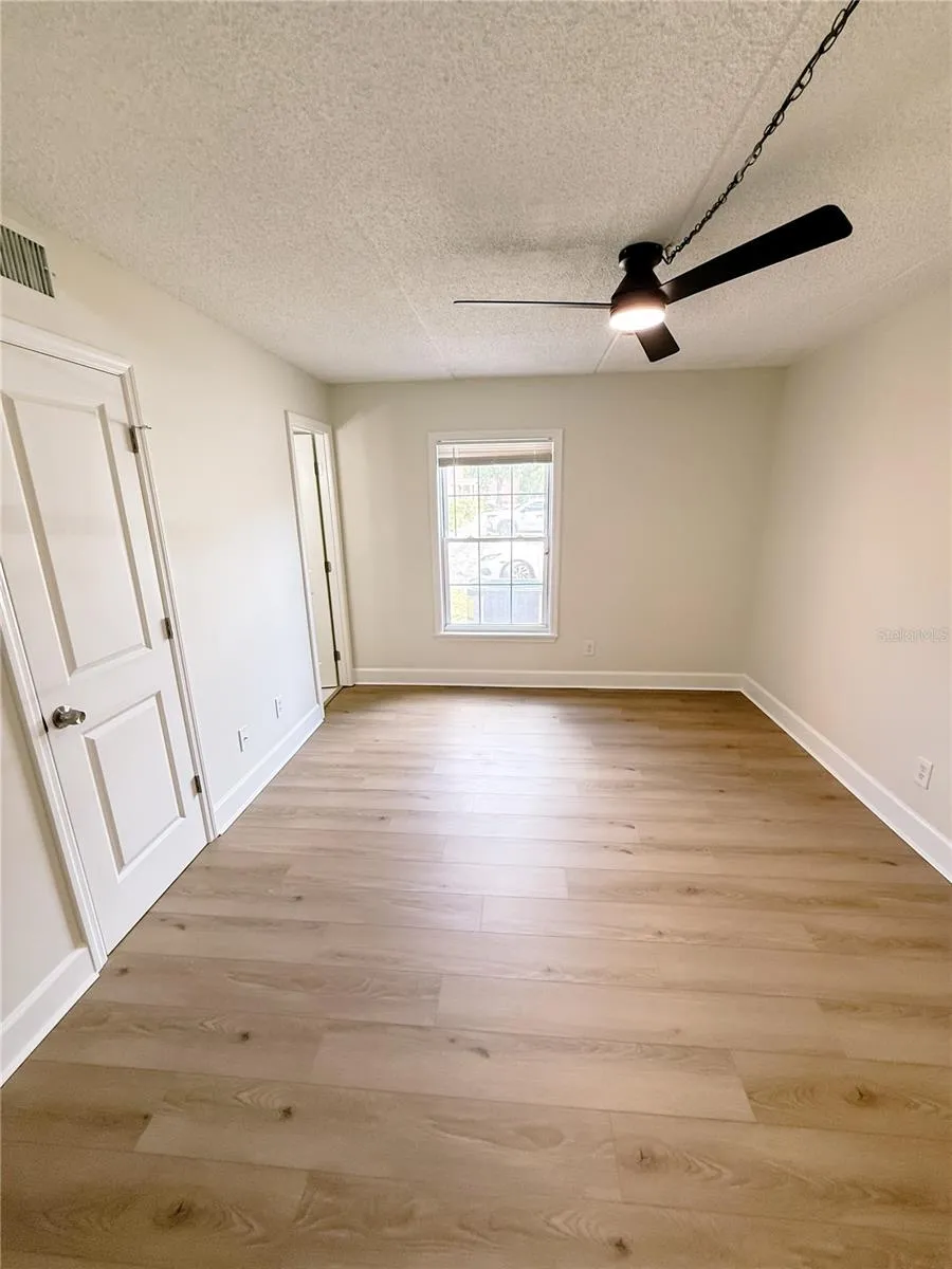1275 85TH AVENUE #1275B St Petersburg, FL 33702