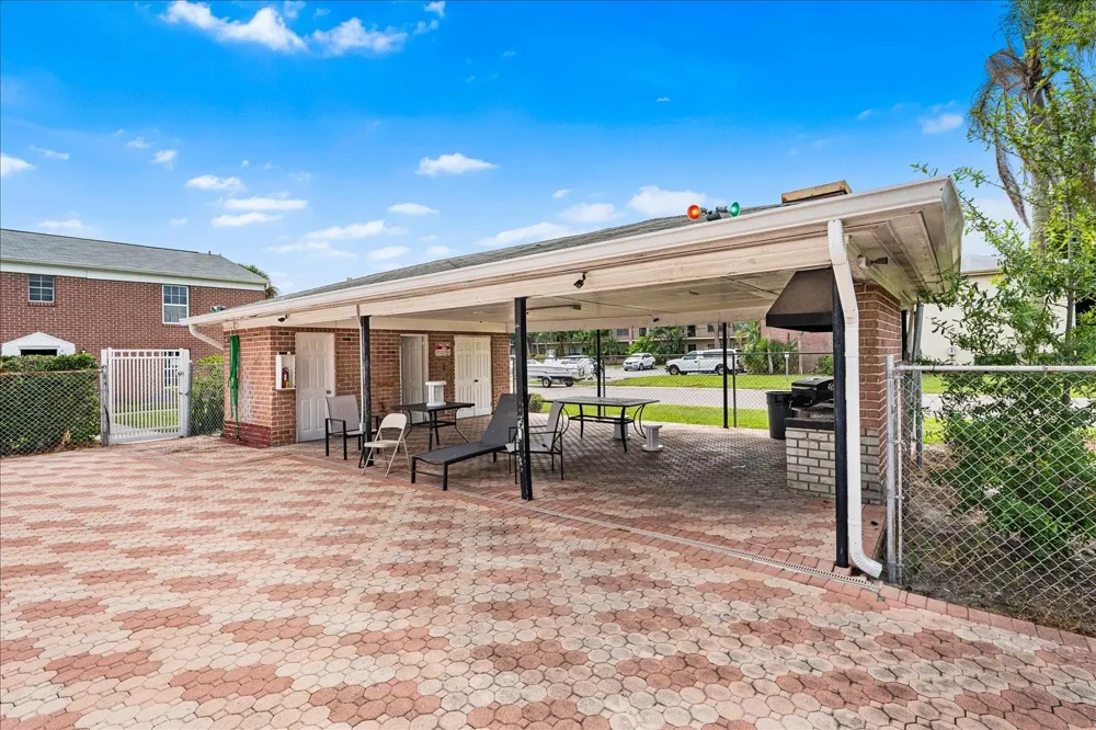 1275 85TH AVENUE #1275B St Petersburg, FL 33702