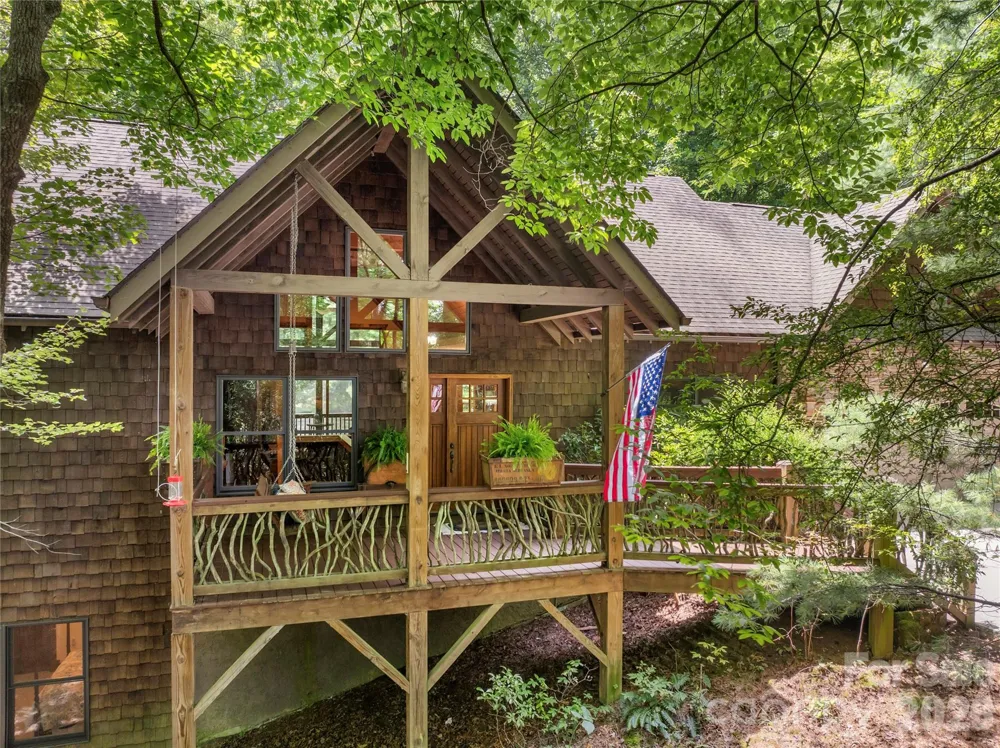 129 Nodatsi Court Brevard, NC 28712