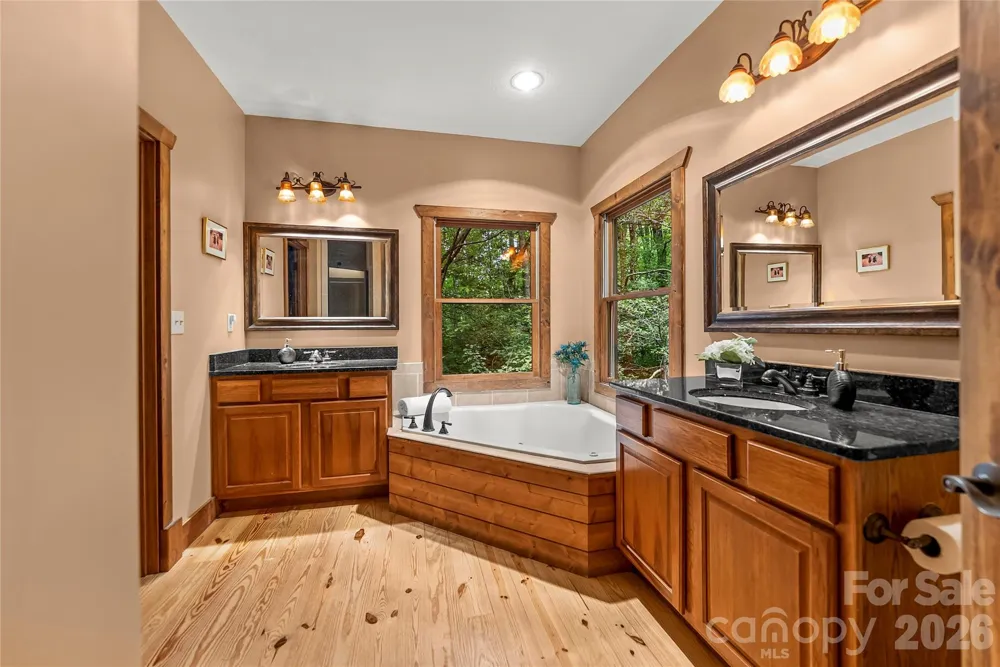 129 Nodatsi Court Brevard, NC 28712