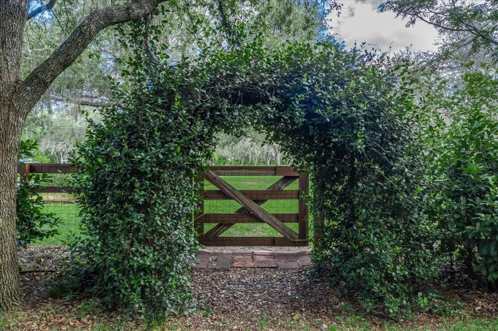 1273 SCRUB JAY TRAIL Frostproof, FL 33843