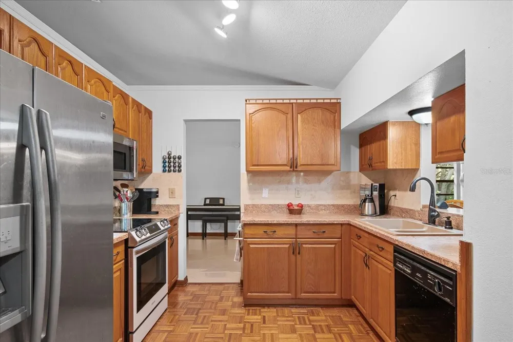 1273 SCRUB JAY TRAIL Frostproof, FL 33843